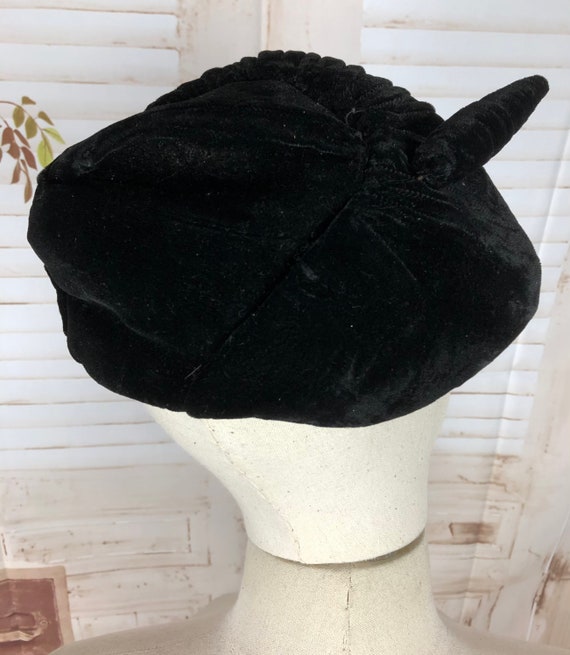 Vintage 1940s 40s Black Velvet Hat With Pleated D… - image 7