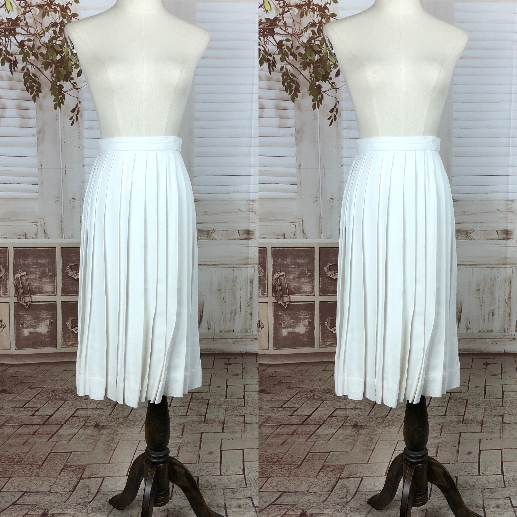 Image of Original S S Vintage White Cotton Sun Ray Pleated Skirt