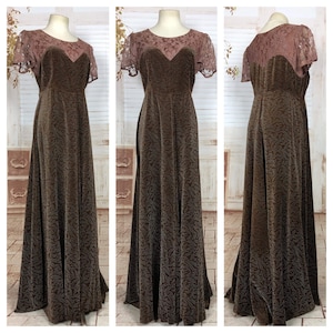 Exquisite Original Late 1930s / early 1940s Vintage Embossed Brown Velvet And Lace Evening Gown