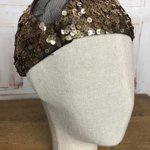 Cute Original 1930s Vintage Gold Sequinned Netted Evening Cap NRA Label