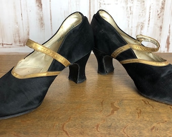 Fabulous Original Late 1920s / Early 1930s Black And Gold Satin Heels Evening Shoes