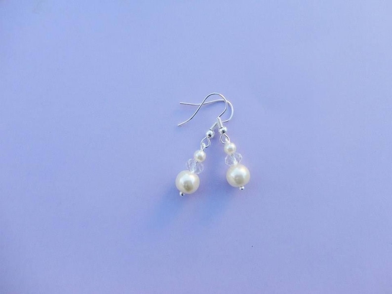 Ensemble de bijoux pour mariage Parure de mariée Collier, bracelet et boucles d'oreilles fleurs en soie perles de verre ivoire blanc image 3