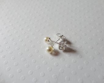 Earrings for bride, chips on earrings white white 4mm 925 sterling silver swarovski pearls, wedding, Bridal, party nails