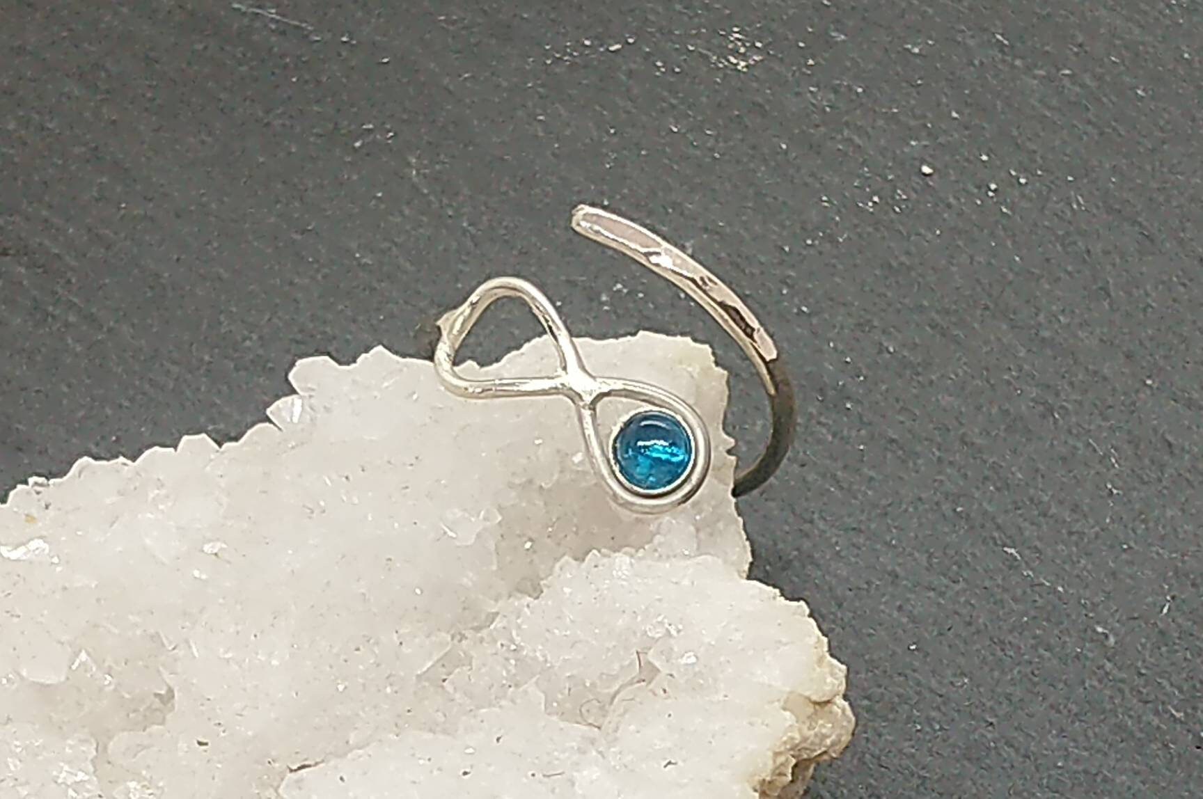 Bague En Argent Avec Apatite 10x6mm Et Zircons - Taille 58-59 - Neuf Sans Emballage