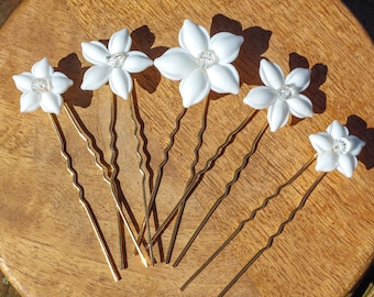 Wedding hairstyle - Bridal wedding flower bun pins x5 - Gold or silver - hair pin - Country Boho - pretty flowers