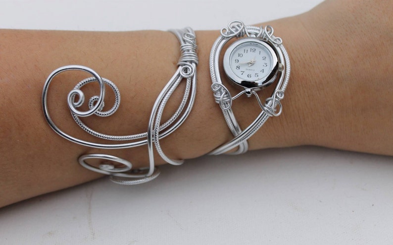 Horlogeband Ambachtelijk horloge Gemaakt in Frankrijk handgemaakt Zilver aluminium duo dameshorloge, kerstcadeau afbeelding 1