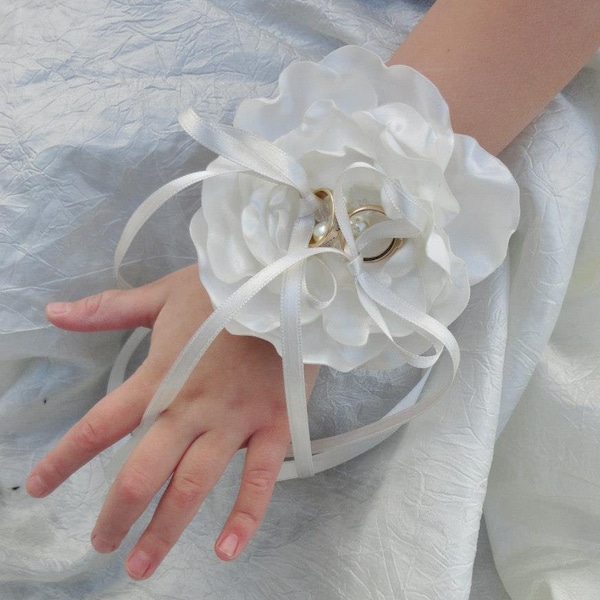 Bracelet porte alliances fleur de satin mariage mariée personnalisable Bracelet holder alliances Satin Flower Wedding Bridal customizable