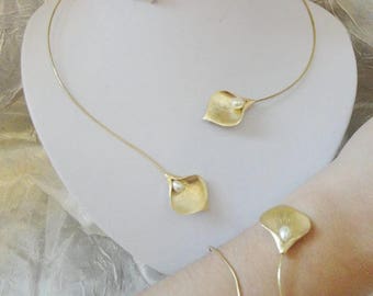 Wedding jewelry set - bridal necklace - bracelet - earrings - Arums gold plated bridal wedding evening pearl beads CAlla