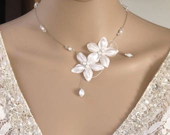Collier pour mariage - collier de mariée - perles en verre et cristal - ivoire ou blanc - Fleurs en soie - Jacinthe - ensemble de bijoux