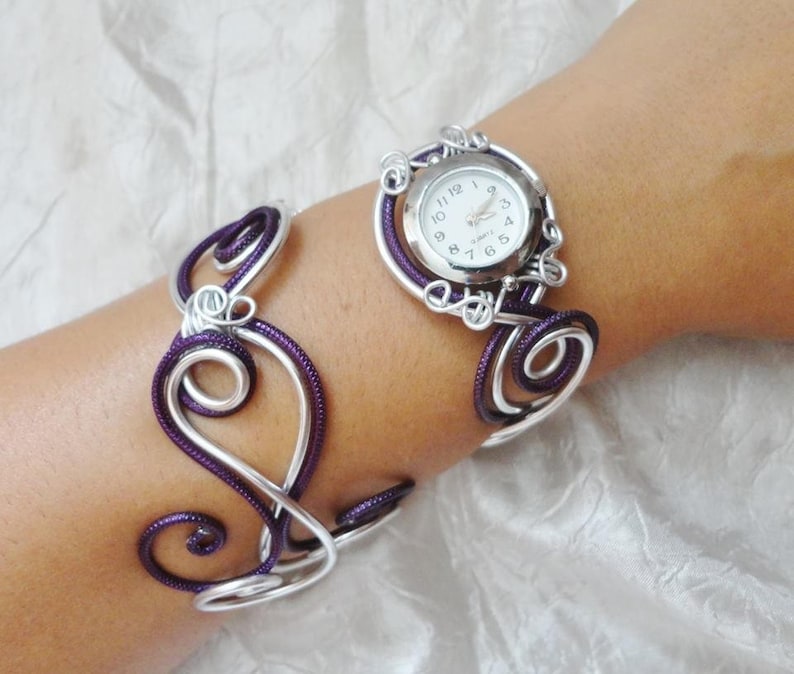 Cadeau noel Bracelet montre Cadeau pour elle Duo d'aluminium argenté prune violet montre femme Artisanale montre originale image 1