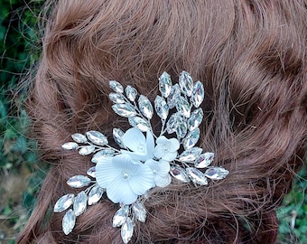 Hochzeitshaarschmuck - Blumenkamm aus Porzellan und Strass für die Braut - Silber - Brautdutt - Boho-Hochzeitsfrisur