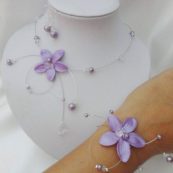 Parure Mariage - ensemble mariée - Fleur satin parme mauve collier bracelet Boucles d'oreilles Perles verre light purple