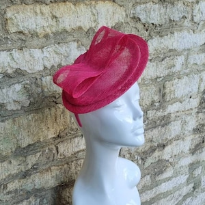 Bright Pink Mini Fascinator hat in hot fuchsia pink