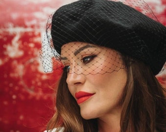 Chapeau béret noir avec voile Français béret en laine avec voile pour le style vintage des années 40 et 50