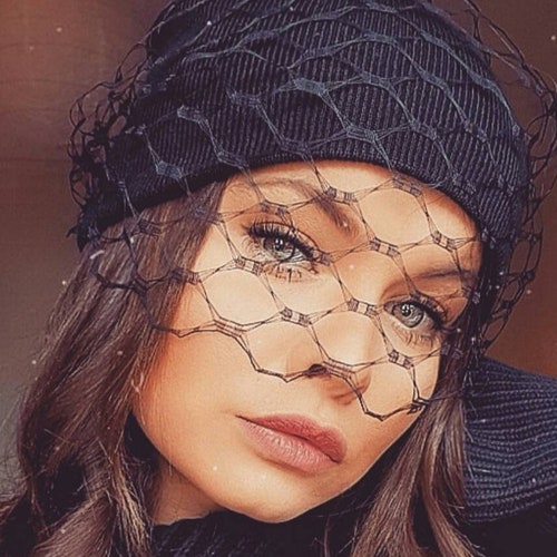 beanie with net veil