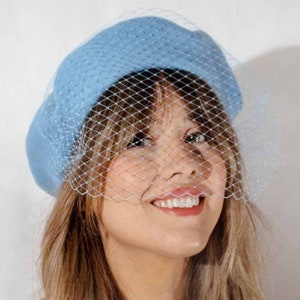 Light Blue Wool Beret with Retro Veil: 1940s 50s Paris vintage Style