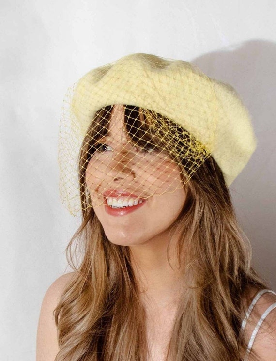 PrettyLittleAttire Yellow Beret Hat with Veil French Beret Veiled Light Yellow Beret 1940s Hat Vintage Style Wedding Hat