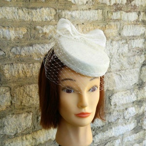 Ivory white Pillbox hat with mini veil and bow bridal hat off white cocktail hat  birdcage fascinator veil hat race hat formal wedding hat