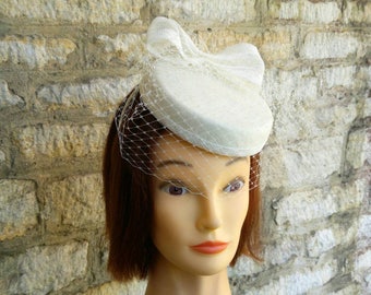 Ivory white Pillbox hat with mini veil and bow bridal hat off white cocktail hat  birdcage fascinator veil hat race hat formal wedding hat