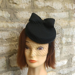 Black Pillbox hat with veil black wool felt cocktail hat bow birdcage fascinator veil funeral veil hat race hat formal wedding hat 1940s hat