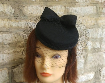 Black Pillbox hat with veil black wool felt cocktail hat bow birdcage fascinator veil funeral veil hat race hat formal wedding hat 1940s hat