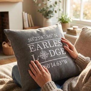 Cuscino personalizzato di lusso con coordinate per indirizzo casa/azienda