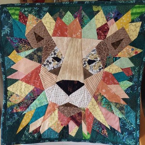 Dashing Lion Quilt Block Muster - 25” Patchwork-Vorlage (PDF-Download)