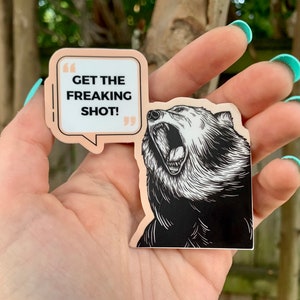 Hol dir den Freaking Shot - Bear STICKER (auf wasserfestem Vinyl)