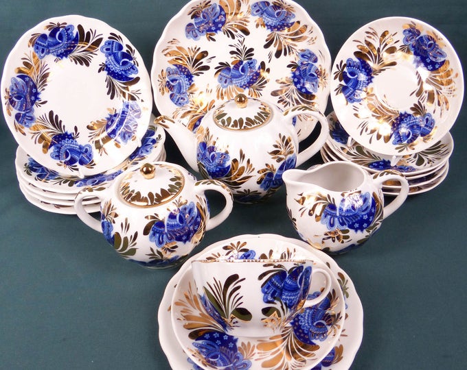 Lomonosov Russian Porcelain Tea Set Golden Garden Pattern. 23 Pieces