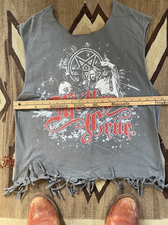 2011 Motley Crue Altered Tour Shirt - image 7