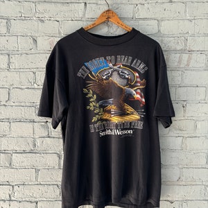 Vintage Smith & Wesson  Right To Bear Arms 3D Emblem T-Shirt
