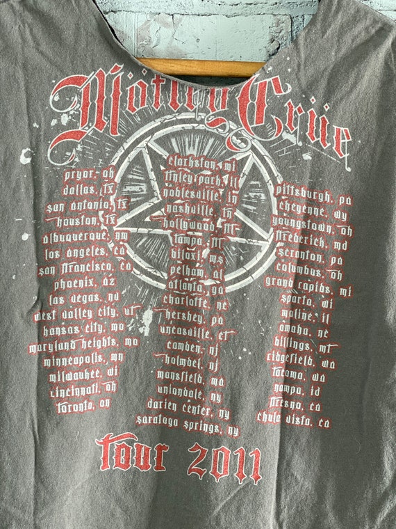 2011 Motley Crue Altered Tour Shirt - image 6