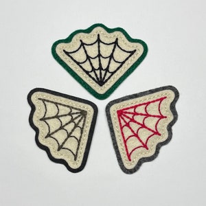 Handmade / hand embroidered off-white & green, gray or black felt patch - small corner spiderweb - vintage style - traditional tattoo flash