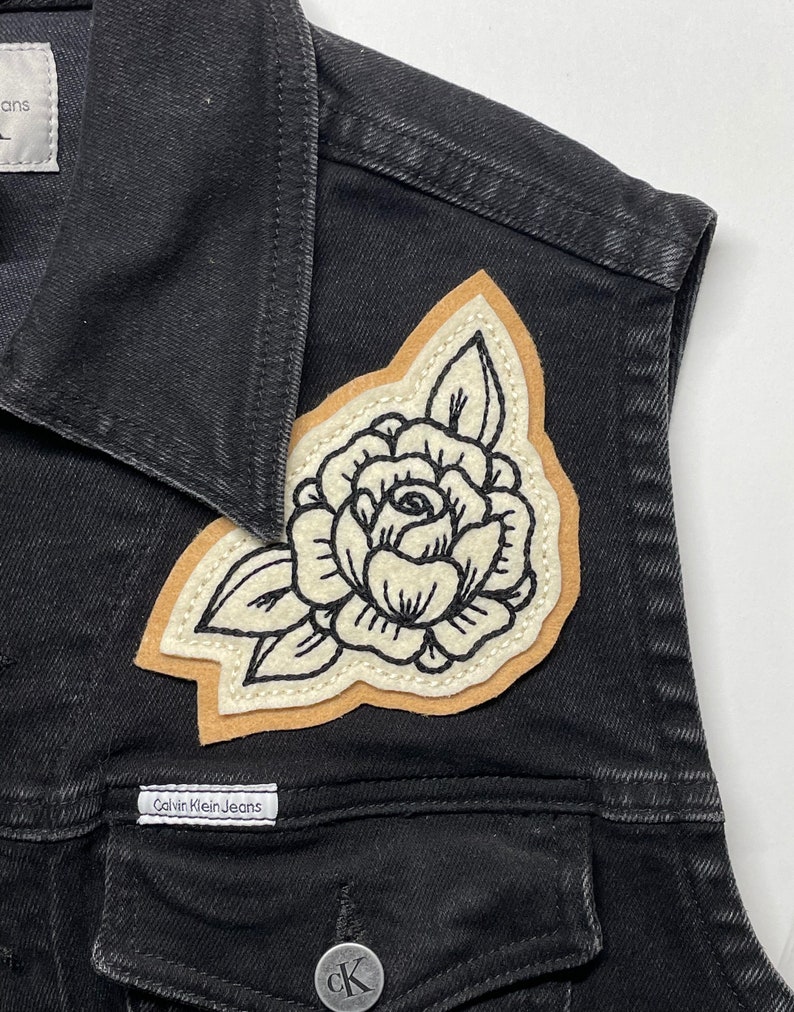 Handmade / hand embroidered tan & off white felt patch small black lines rose vintage style traditional tattoo flash image 2