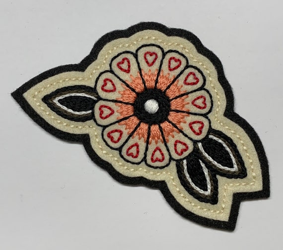 Pink & red heart daisy patch