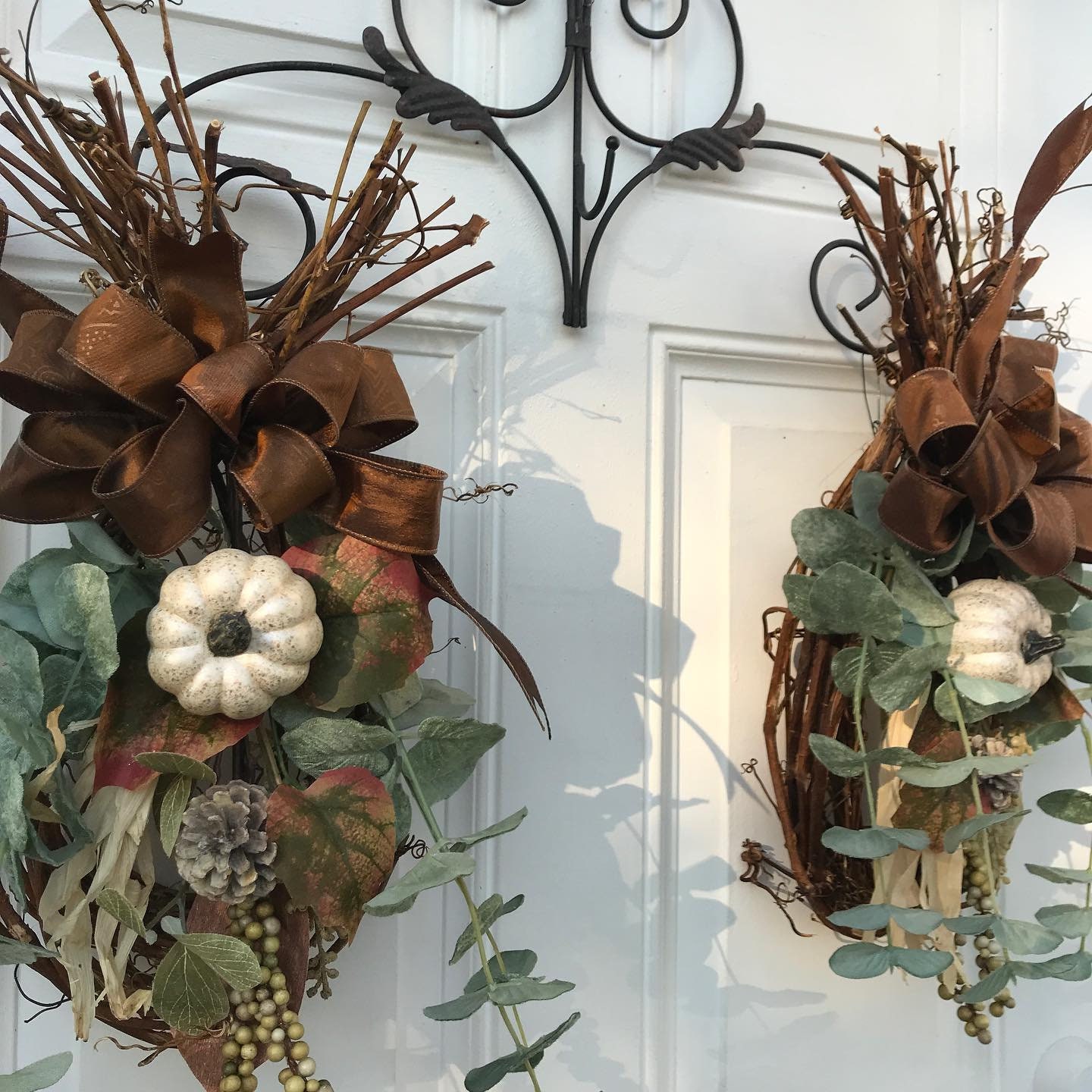 THANKSGIVING DOOR DECOR Double Door Grapevine SwagsDouble Door Decor