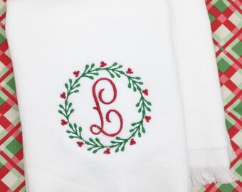 Monogrammed Fingertip towels, Berry Wreath, personalized gifts, Christmas gift