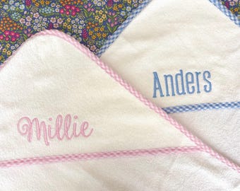 Monogrammed Hooded Towel for Babies and Toddlers, baby gift, baby shower