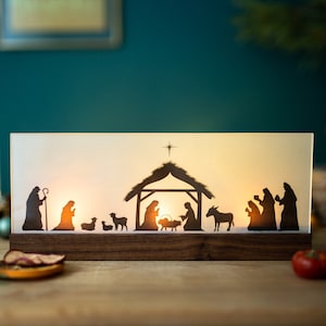 Presepe in legno di noce – elegante presepe scuro, grande e piccolo, con lumini, suggestivi motivi natalizi, elegante decorazione invernale