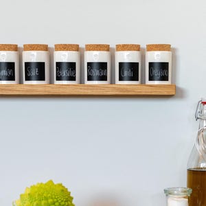 Étagère à épices moderne en chêne massif pour la cuisine, murale, flottante, avec étiquettes, idéale comme cadeau de pendaison de crémaillère, design minimaliste avec contenants étiquetables