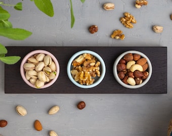 Dipschalen Set Tablett Räuchereiche klein für zwei oder drei Schälchen, Servierbrett Tischdeko praktisch schlicht edel Einzug Holz