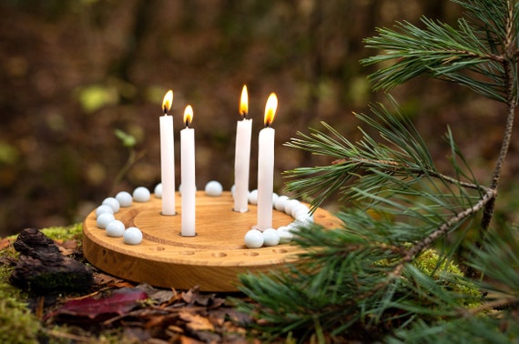 Adventskranz Holz Eiche mit Adventskalender inkl. 24 Murmeln und 8 Kerzen  für Weihnachten, wiederverwendbar, für Familie, Erwachsene, Kinder