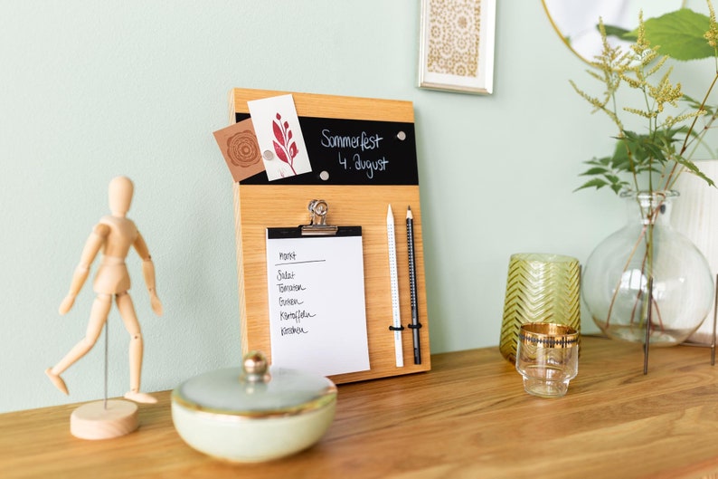 Pinnwand Mini Holz Eiche mit Tafel magnetisch und Notizblock zum Einzug oder als Geschenk für Eltern oder Kinder für Küche oder Büro Bild 9