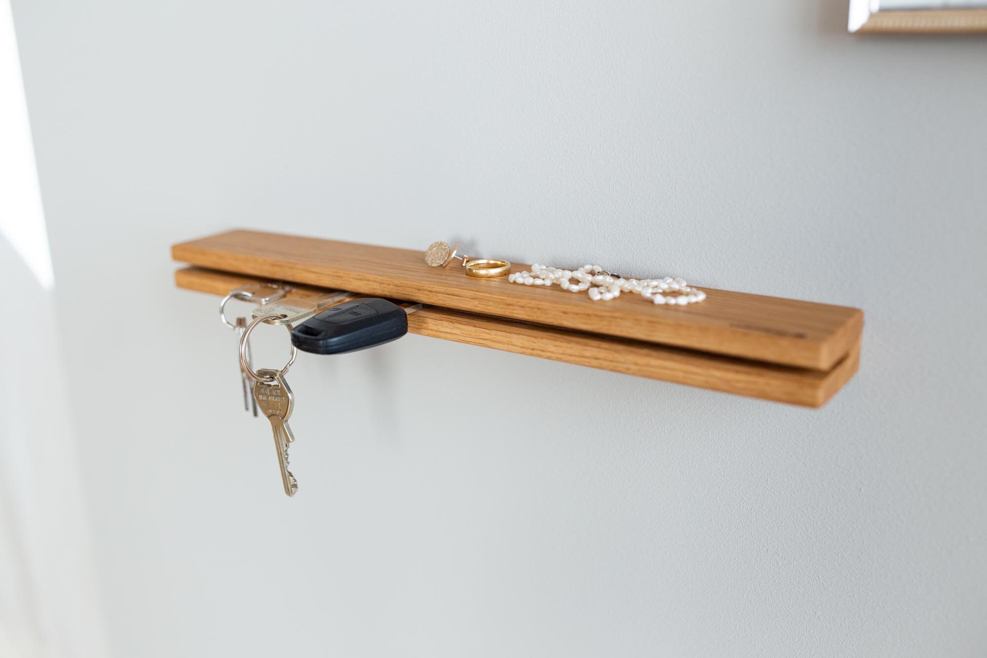 WOODS Houten sleutelhouder - handgemaakt in Beieren - modern notenhouten sleutelrek met groef