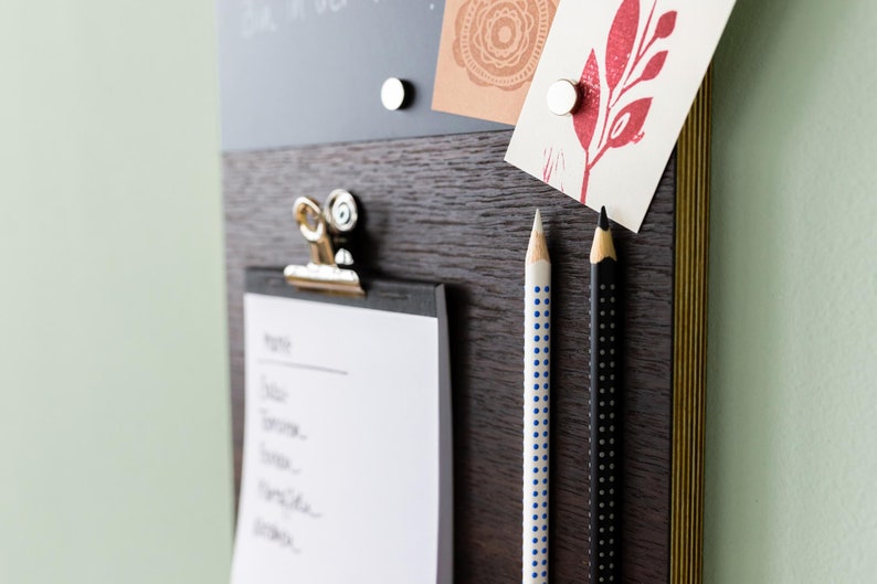 Pinnwand Mini Holz Räuchereiche mit Tafel magnetisch und Notizblock zum Einzug oder als Geschenk für Eltern oder Kinder für Küche oder Büro Bild 4