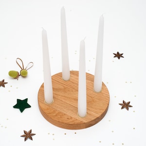 Adventskranz Holz Eiche für Stabkerzen Geschenk für Advent und Weihnachten Weihnachtsdeko skandinavisch modern wiederverwendbar nadelt nicht Bild 1