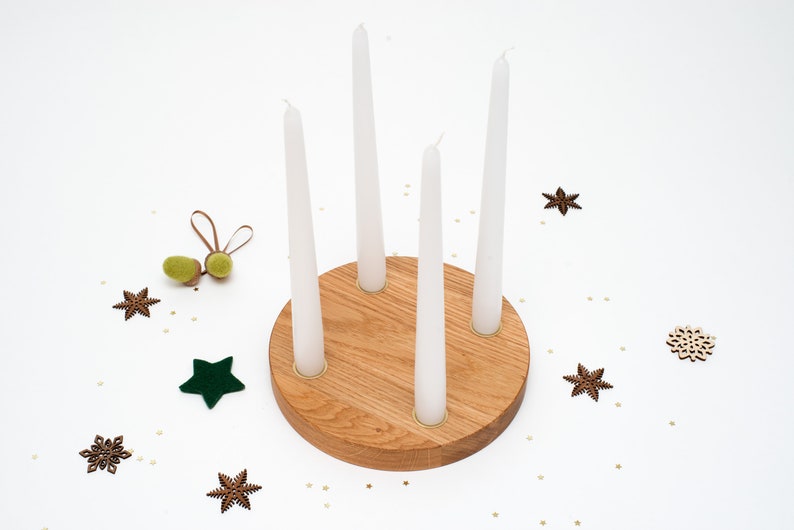 Adventskranz Holz Eiche für Stabkerzen Geschenk für Advent und Weihnachten Weihnachtsdeko skandinavisch modern wiederverwendbar nadelt nicht Bild 1