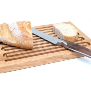 Grooved Bread Board oak image 2