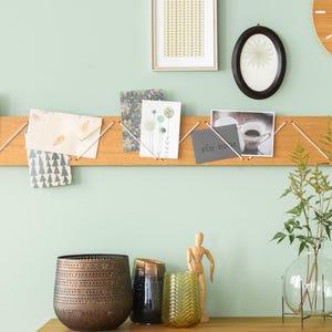 Rebord pour tableau en bois avec cordon en chêne – rebord pour carte postale en noyer, rebord pour photo en chêne fumé – cadeau Noël, pendaison de crémaillère, anniversaire, mariage