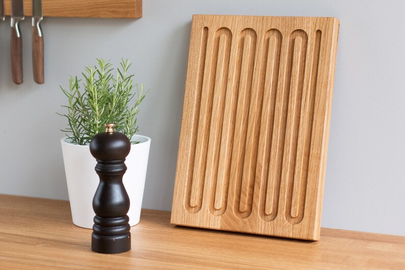 Grooved Bread Board oak image 8